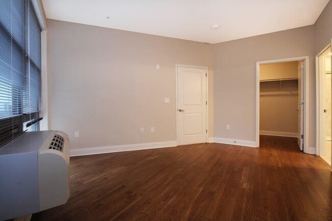 Building Photo - 100 Marshall St