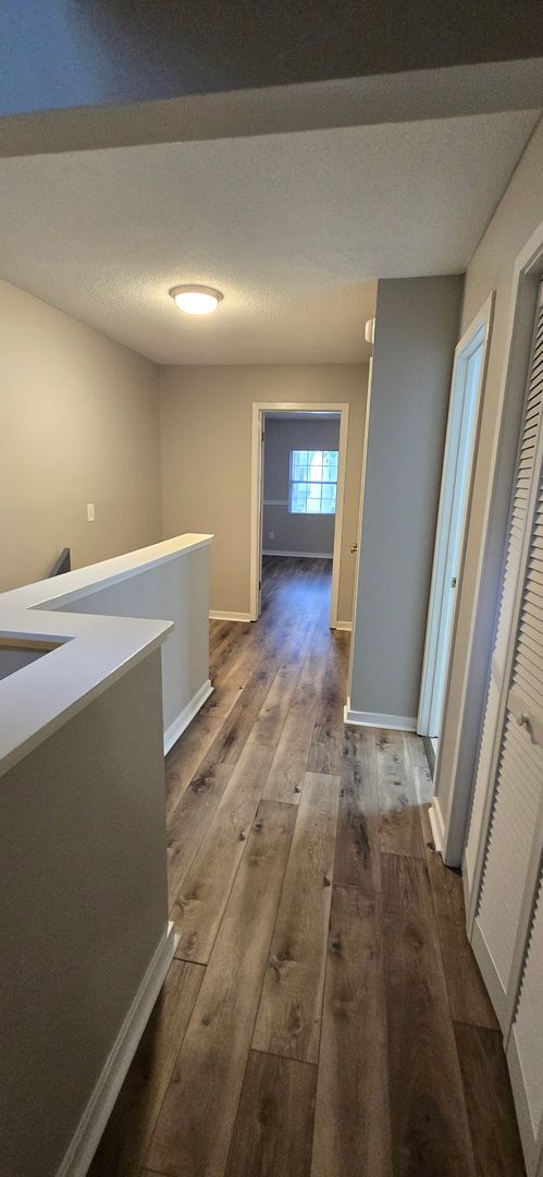 Building Photo - 3 bed 2 bath Condo for rent