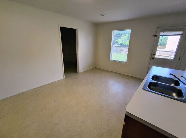 Building Photo - Beautiful 4-Bedroom Home for Lease – Corne...