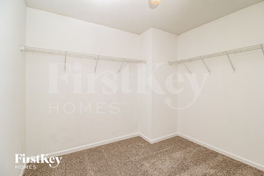 Building Photo - 4634 Idlewood Park