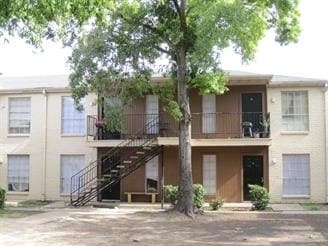 Colonial Woods - Colonial Woods Apts