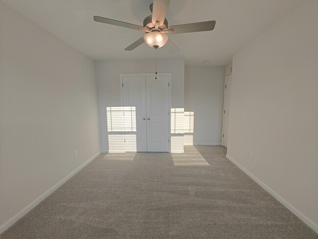 Building Photo - 756 Creekway Dr