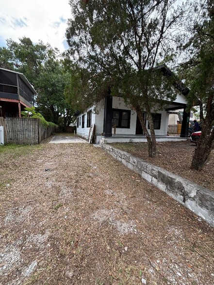 Building Photo - 8308 N 11th St
