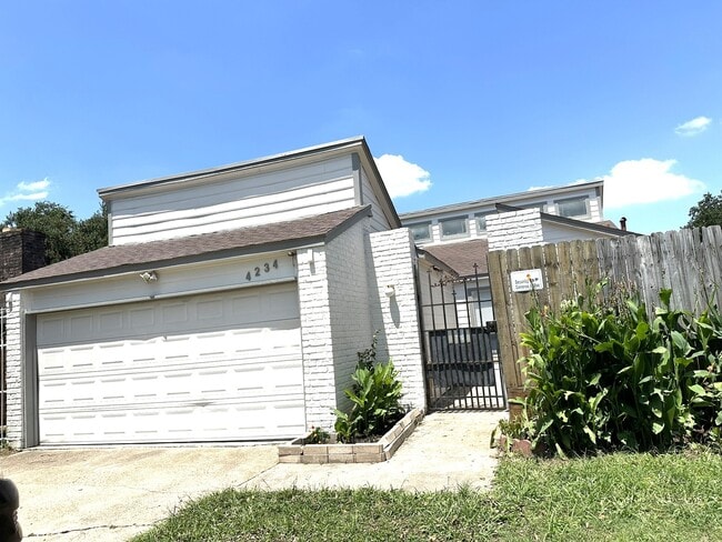 Building Photo - 4234 Willow Beach Dr