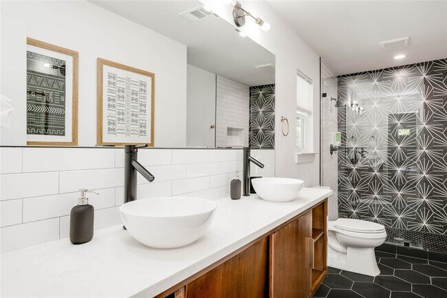 Building Photo - 2516 Friar Tuck Ln