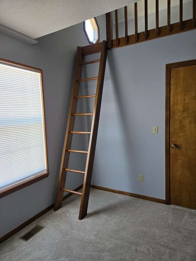 Building Photo - 1517 NE Auburn Dr