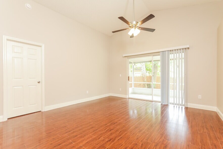 Building Photo - 813 Shell Ln
