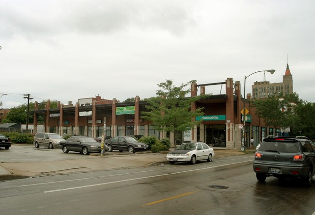 Building Photo - 1500 N Damen Apartments