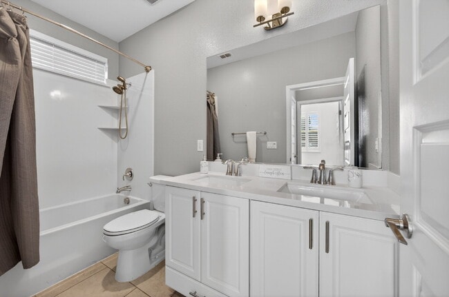 Building Photo - Charming 3-Bedroom Haven in Elk Grove with 2 Full Baths and 1603 Sq Ft of Comfort!