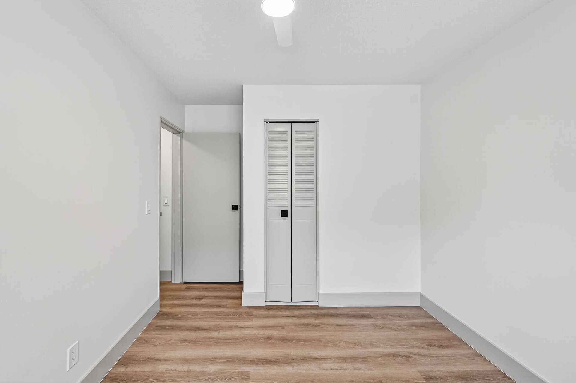 Building Photo - 135 16th Ave NE