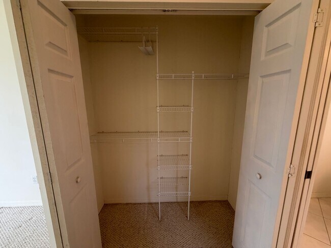 Building Photo - ANNUAL RENTAL - 3 BED / 2 BATH CONDO WITH 1 CAR GARAGE IN SHERWOOD