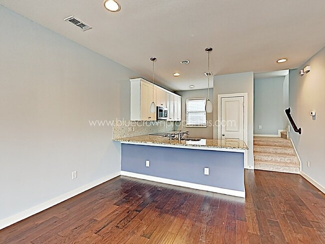Building Photo - 5903 Lindell Ave