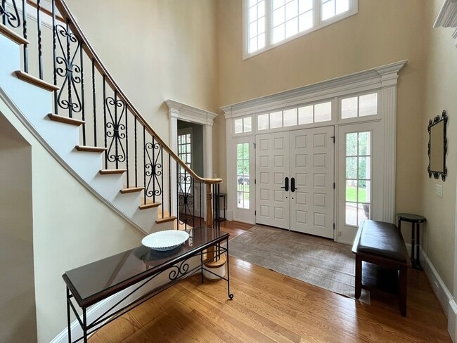 Building Photo - Incredible 4BD, 6.5BA Raleigh Home Near Fa...