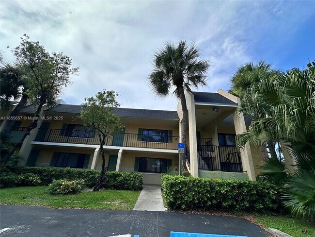 Building Photo - 120 Meadows Cir
