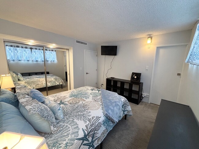 Building Photo - Refined Island Living at Wailana at Waikiki – Fully Furnished Corner Condo