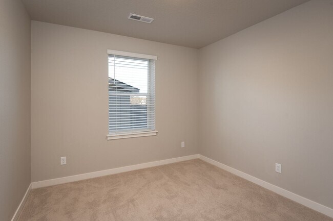 Building Photo - 5 Bdrm 3 bath  Located in the Lodges at Bachelor Village  -  available February 2026