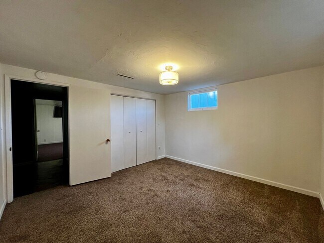 Building Photo - Non-Refundable & Security Deposit Total: $...