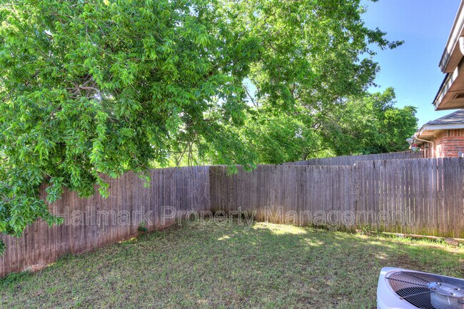 Building Photo - 1726 W Palm Pl