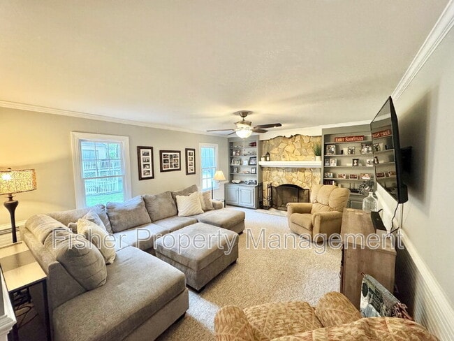 Building Photo - 342 Rossmere Dr