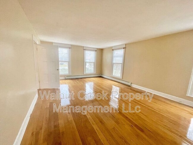 Building Photo - 76 E College St
