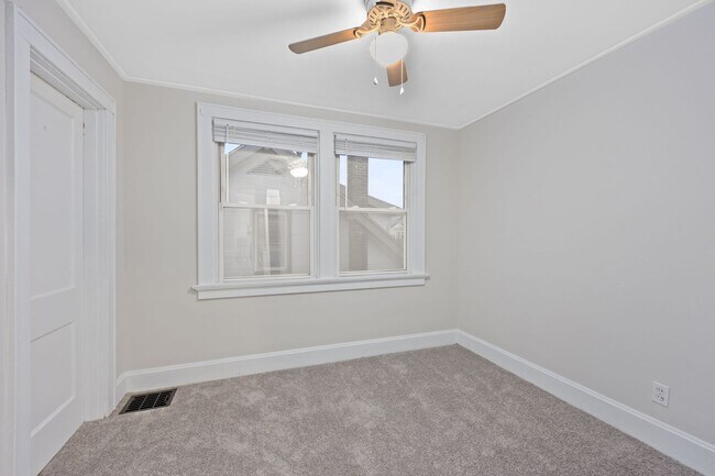 Building Photo - Cheviot- Charming 3 bed 2 bath