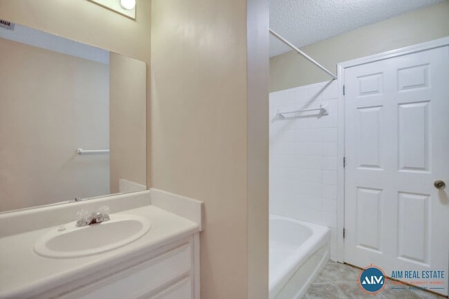 Building Photo - Charming Top-Floor Villa in The Reserve at...