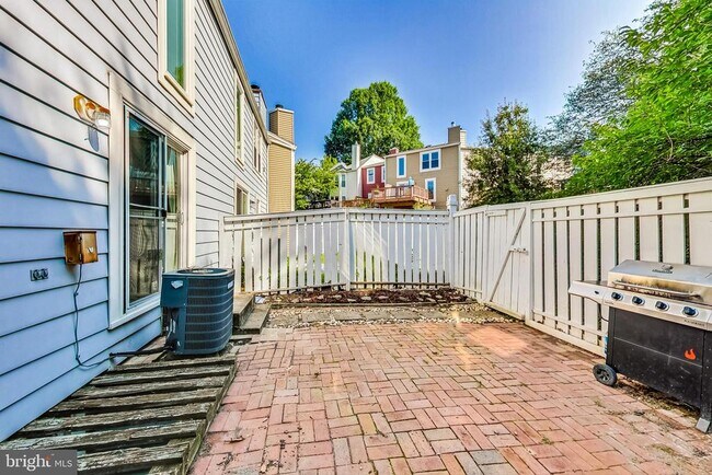 Building Photo - 11924 Redtree Way