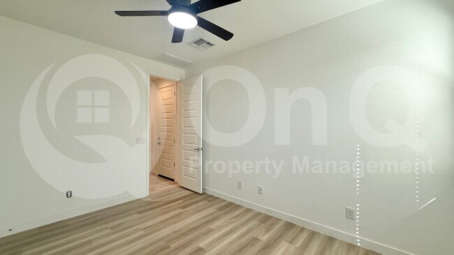 Building Photo - 5324 S 24th Ln