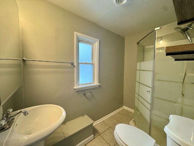 Building Photo - 2 bedroom, 1 bathroom single-family home in Streator