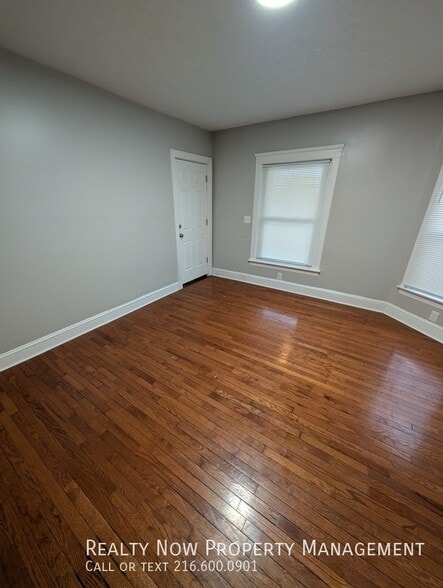 Building Photo - 1434 W 112th St