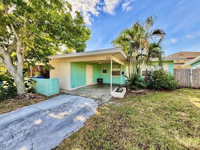 Building Photo - 257 38th Ave SE