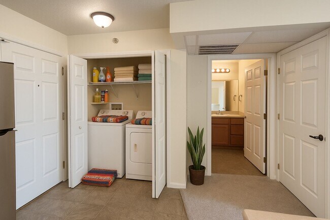 Building Photo - Diamond Valley Apartments