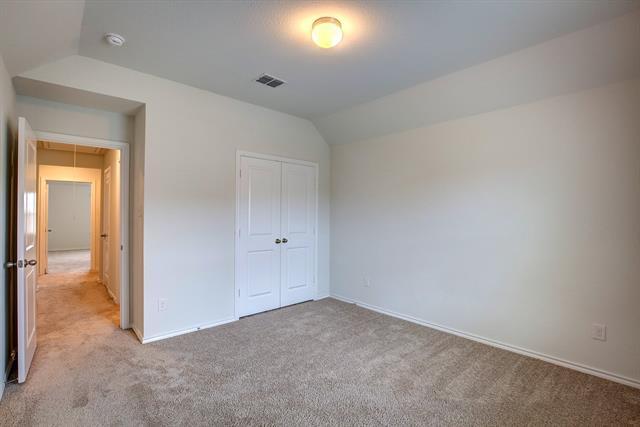 Building Photo - 424 Milverton Dr
