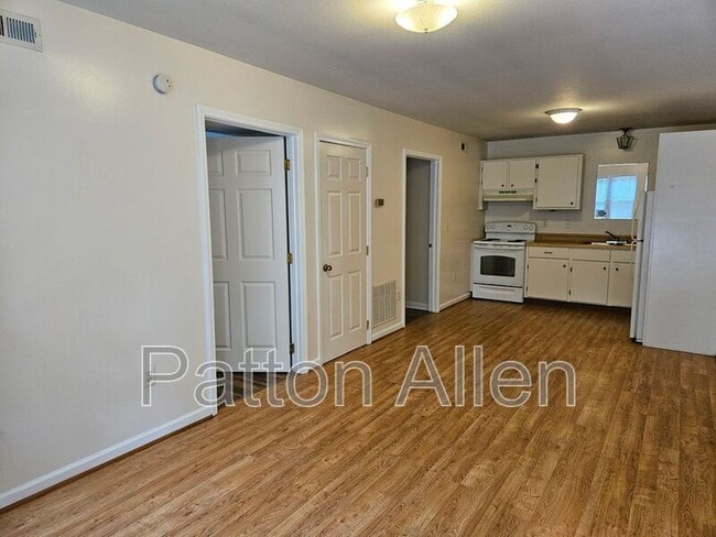 Building Photo - 77 Pincushion Ln