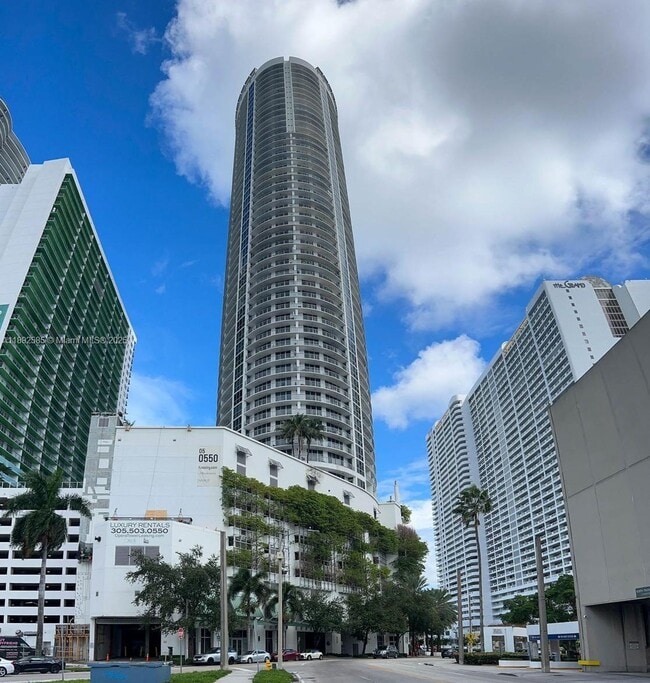 Primary Photo - 1750 N Bayshore Dr
