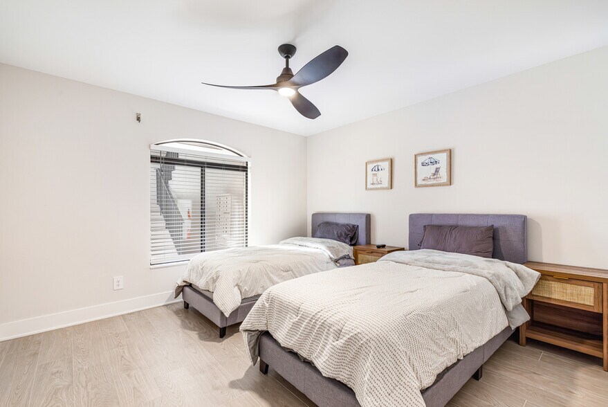 Building Photo - 16440 Kelly Cove Dr