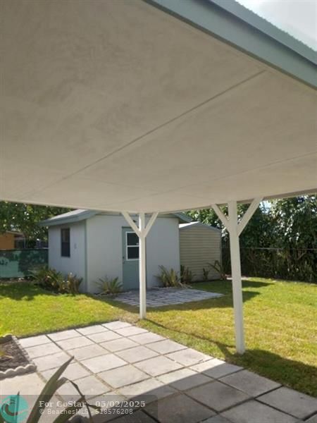 Building Photo - 450 NE 58th Ct