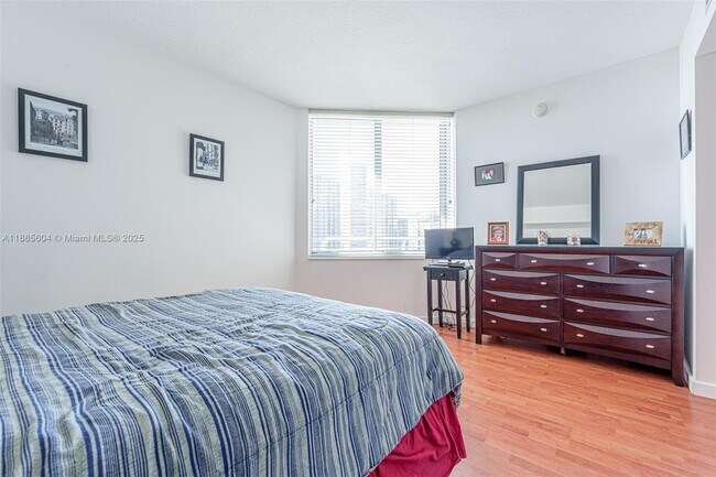 Building Photo - 335 S Biscayne Blvd
