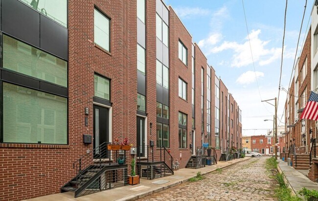 Building Photo - 1324 S Woodstock St