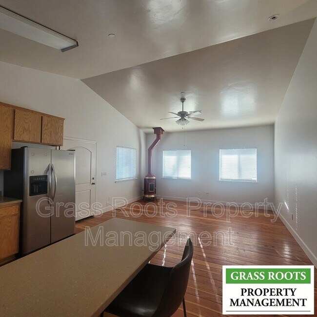 Building Photo - 152 W Empire St