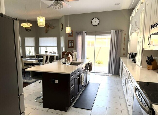 Building Photo - 731 Masterpiece Dr