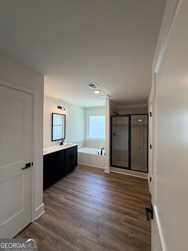 Building Photo - 213 Laney Dr