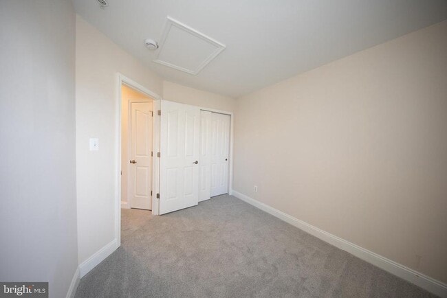 Building Photo - 580 Callander Way