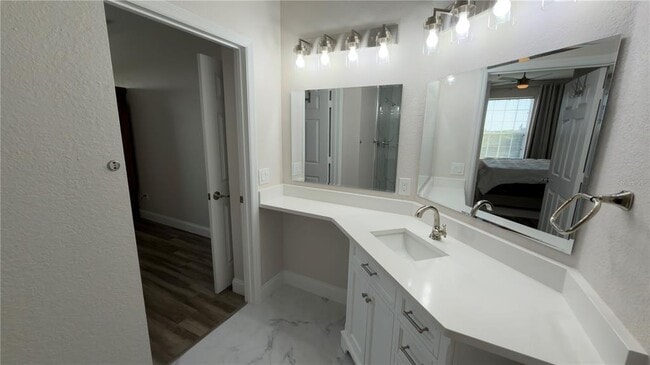 Building Photo - 6466 Cava Alta Dr