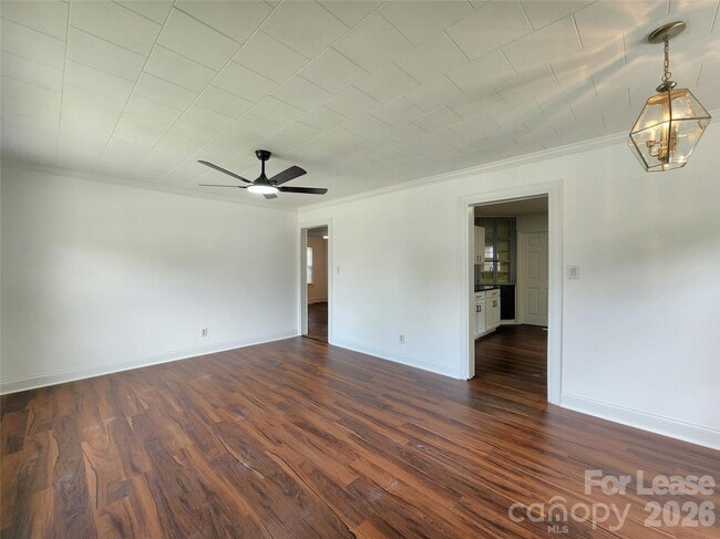 Building Photo - 1208 N Juniper Ave