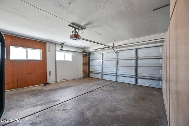 Building Photo - 5930 S Juniper St