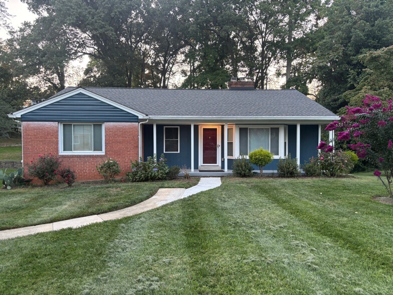 Primary Photo - 4808 Henderson Rd