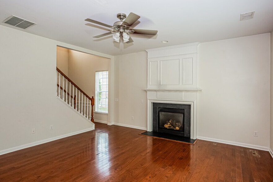 Building Photo - 11240 Cypress View Dr