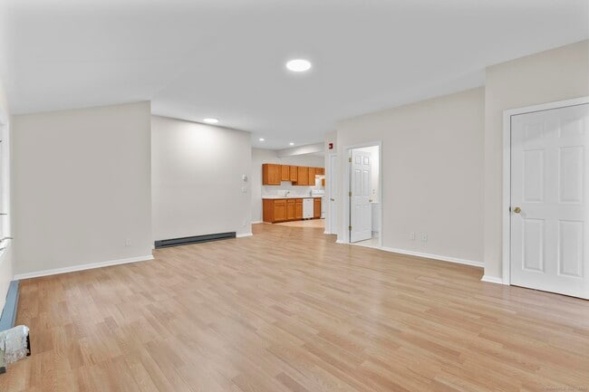 Building Photo - 47 Clapboard Hill Rd