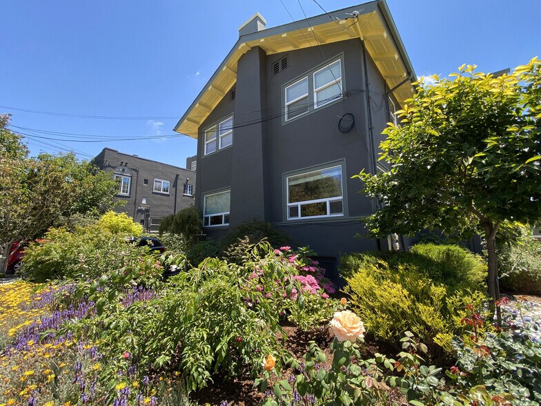 Front of Building - 857 53rd St